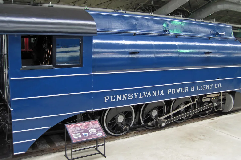 Vintage fireless locomotive built around a large riveted pressure storage tank