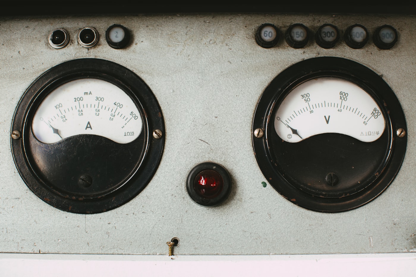 Analog SPL gauge — Wolo Dragon Express realistic ~138 dB measurement vs published 145 dB